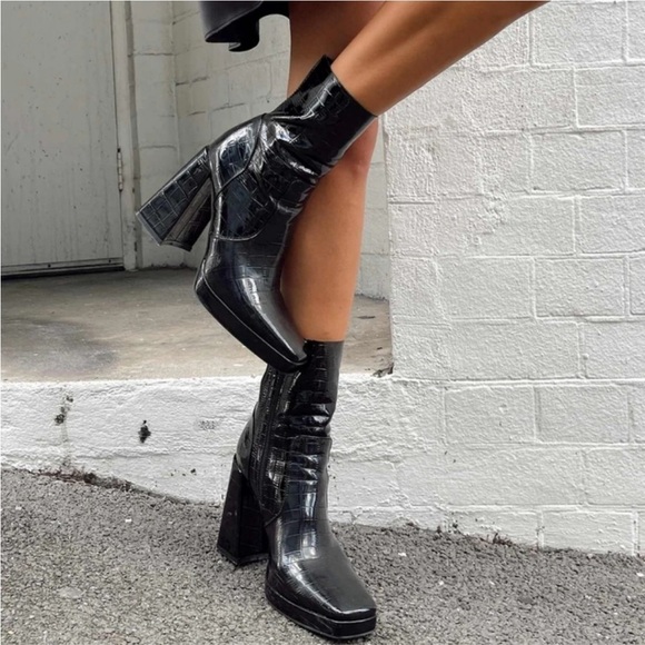 Chic Black Croc-Embossed Ankle Boots PRINCESS POLLY Size 8 🖤 - Picture 2 of 8